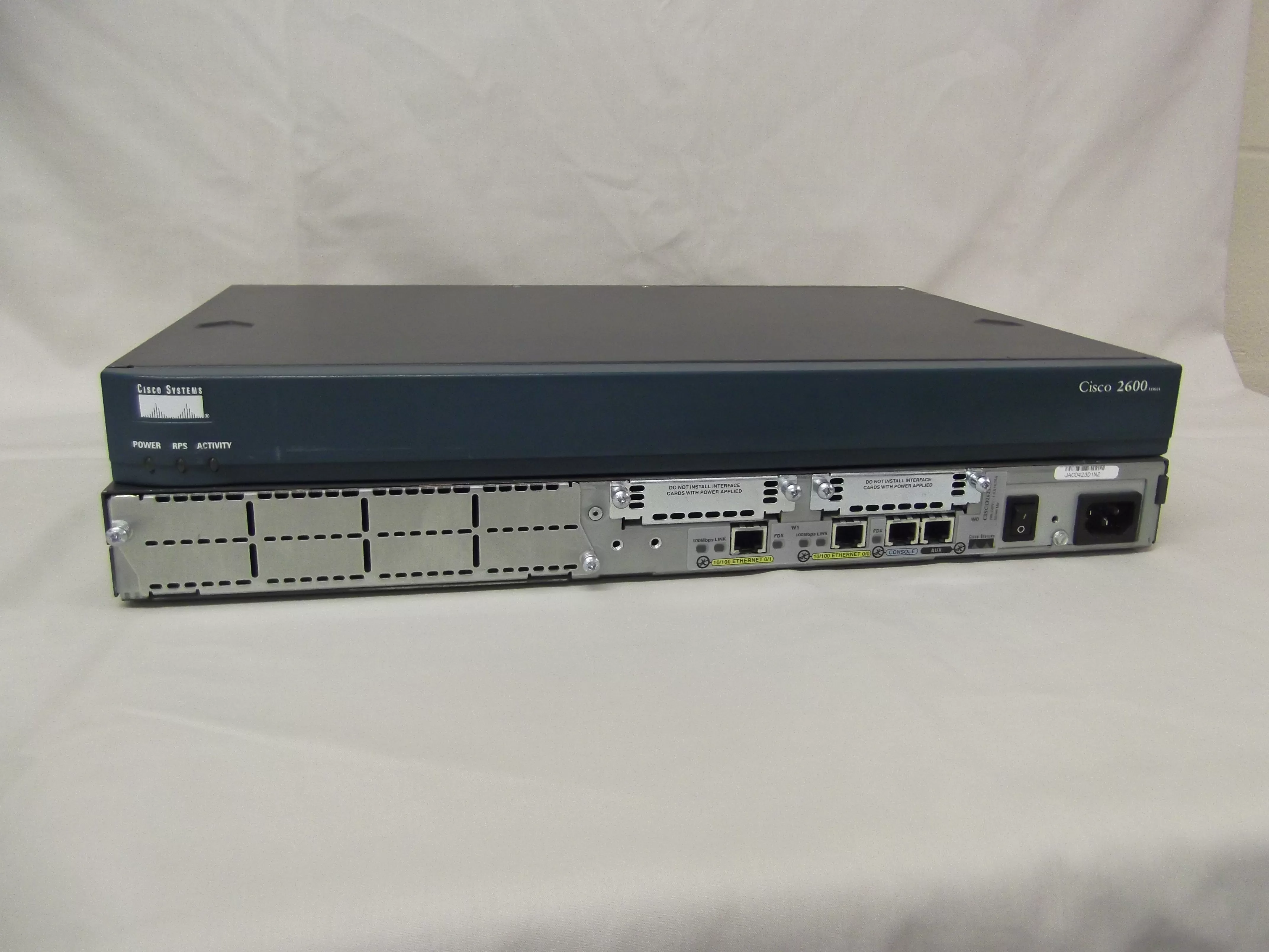 Cisco 2621XM Rack-Mountable Multiservice Router | Cisco Cisco 2621XM Rack-Mountable Multiservice Router | Cisco